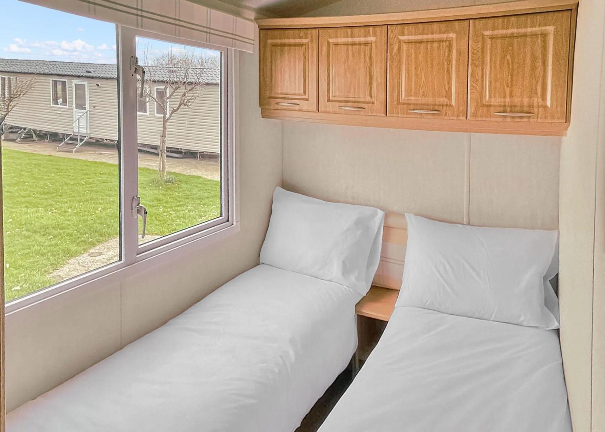 Orchards Holiday Park Newbridge  Zimmer foto