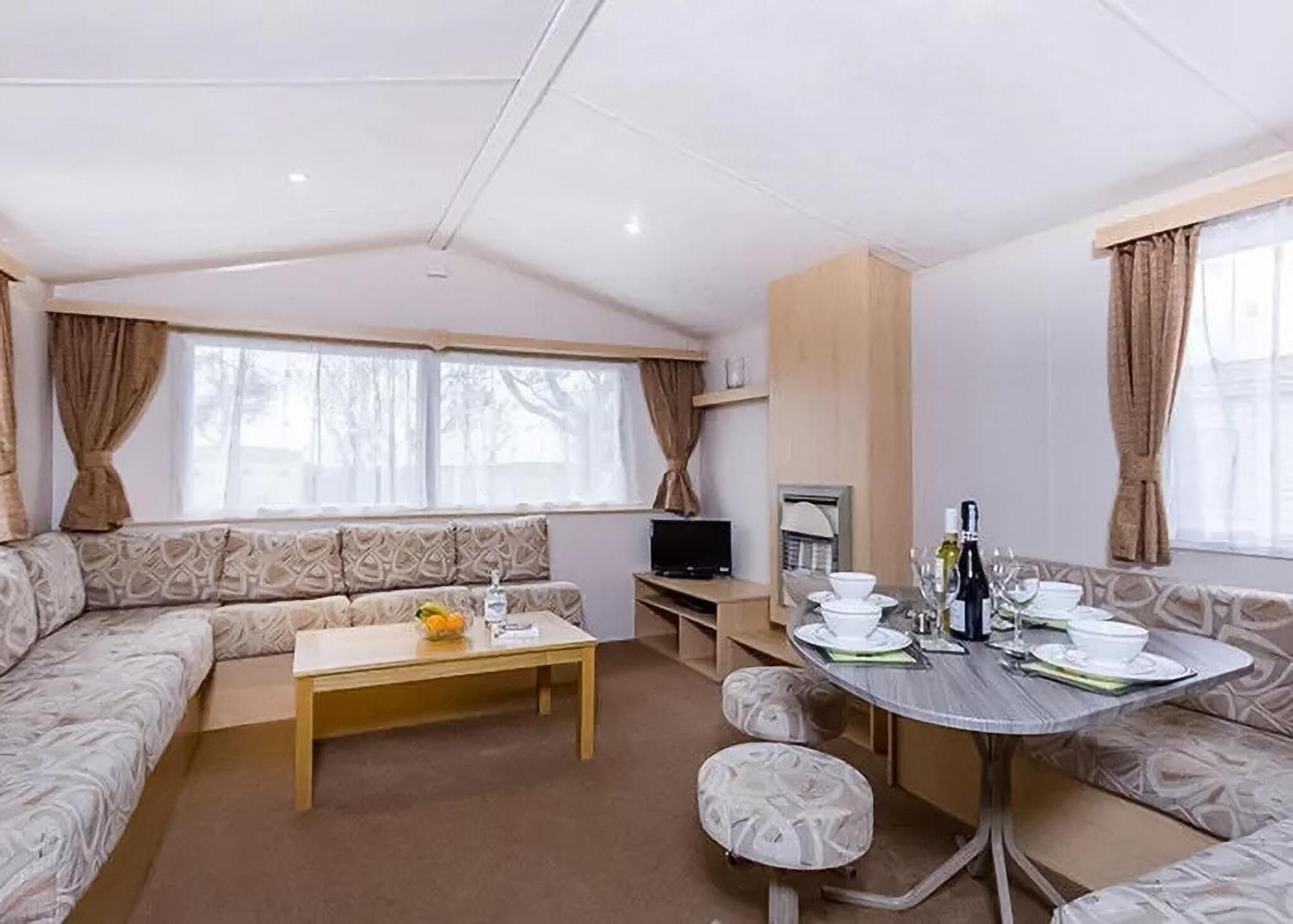 Orchards Holiday Park Newbridge  Zimmer foto