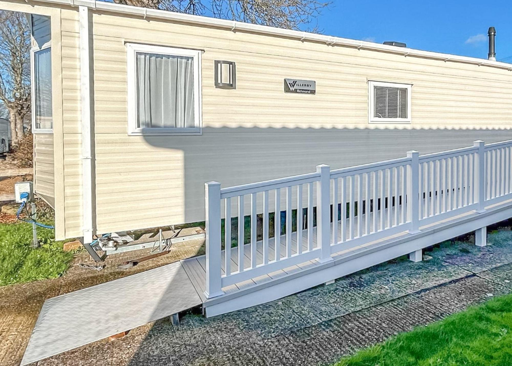 Orchards Holiday Park Newbridge  Exterior foto
